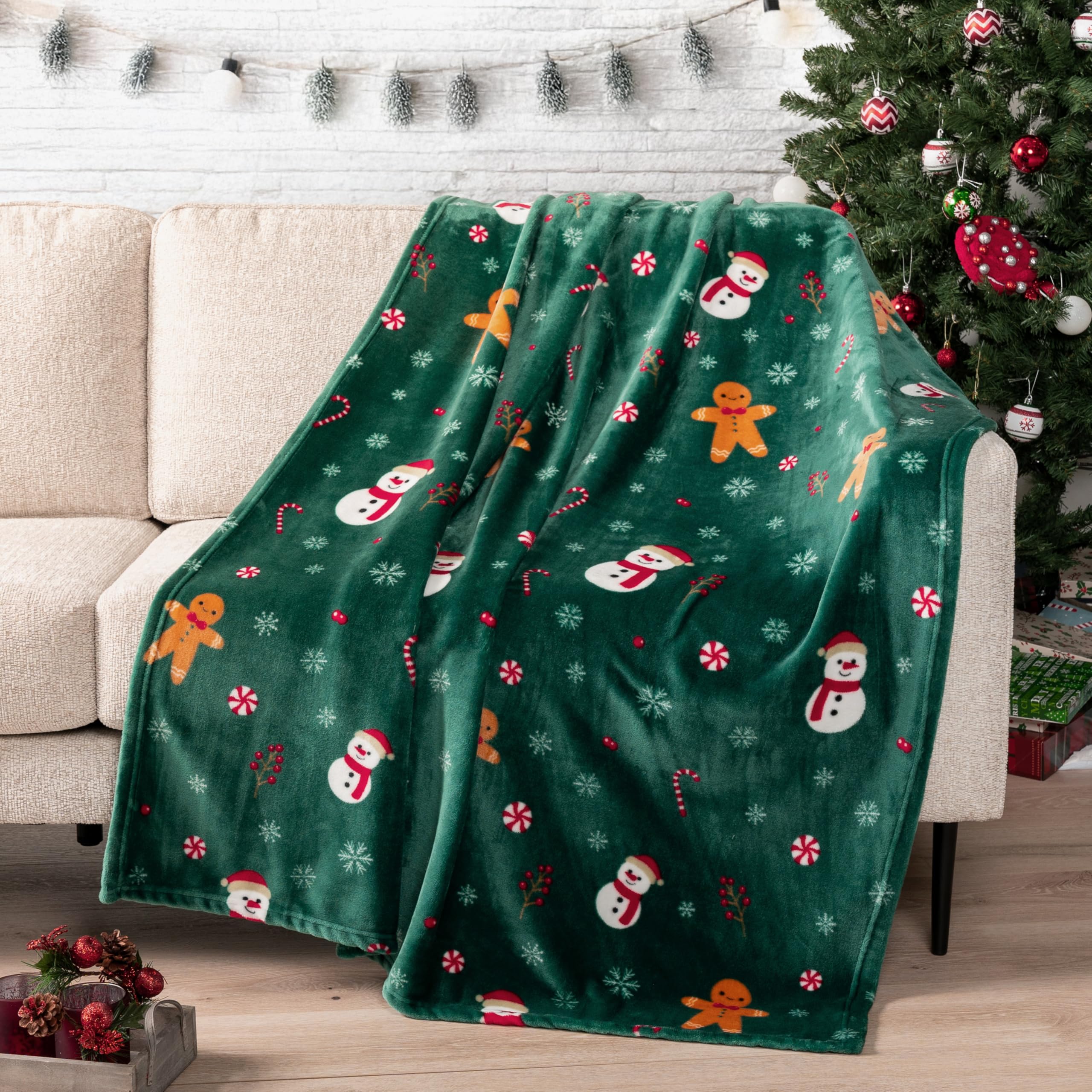 PAVILIA Christmas Gingerbread Throw Blanket | Green Holiday Christmas Fleece Blanket | Soft, Plush, Warm Winter Cabin Throw, 50x60 (Green Gingerbread)