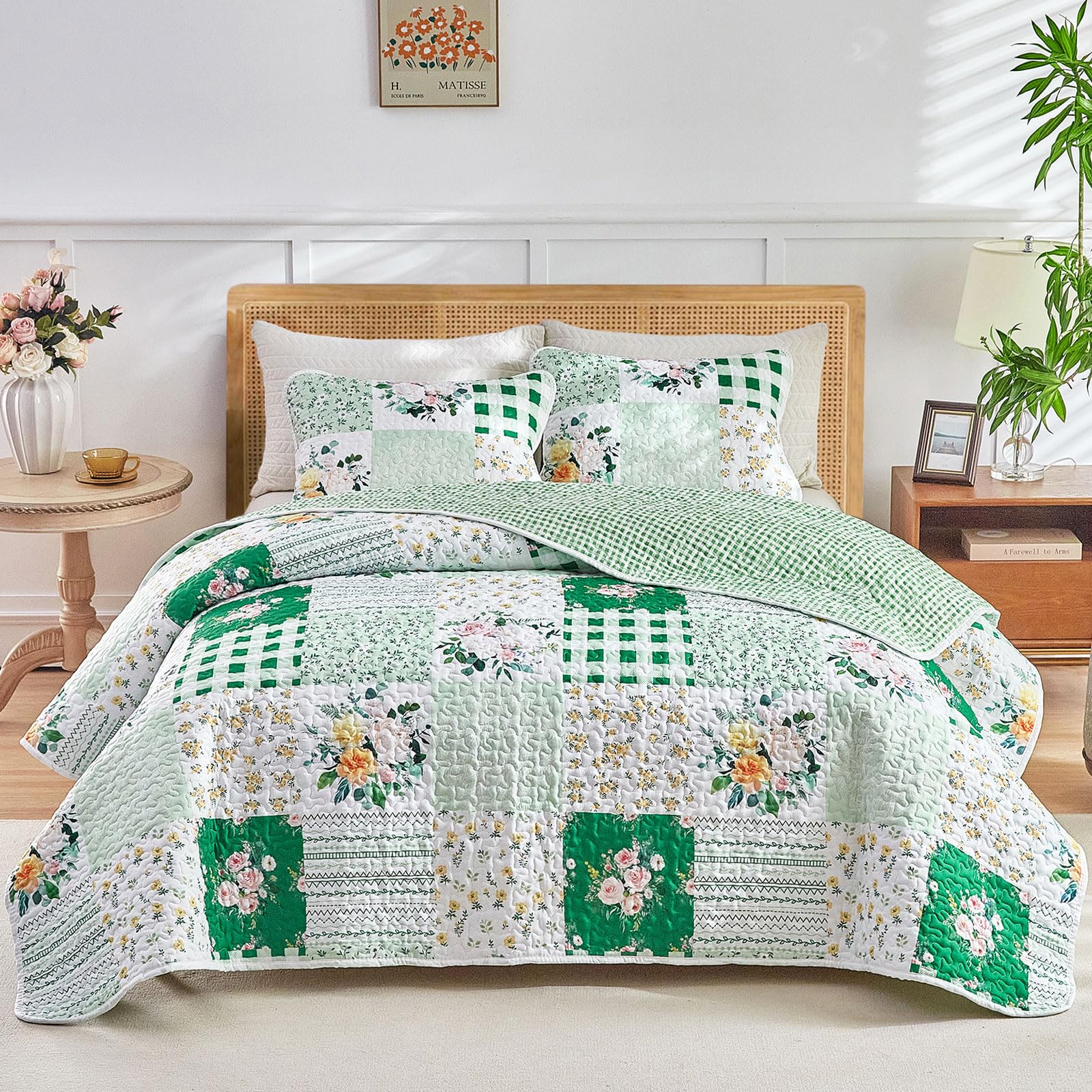 Joyreap3 Pieces Floral Quilt Set Queen, Patchwork Green n White Flowers Design, Soft n Cozy Microfiber Quilt, Bedspread Bed Cover for All Season, 1 Quilt and 2 Pillow Shams- 90x90 inches