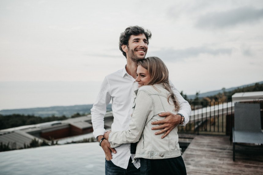 Distracted Boyfriend Meme Template