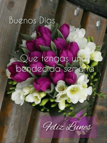 a bouquet of purple and white flowers with the words buenos dias que tengas una bendecida semana feliz lunes on the bottom