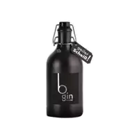a black bottle of 6 gin with a tag that says geiler scheib