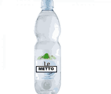 a bottle of le metto water has a mountain on it