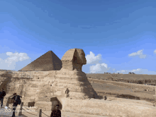 a redmi note 8 pro takes a picture of the sphinx and the pyramids