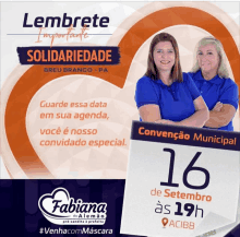 two women in blue shirts are standing next to a calendar that says 16 de setembro às 19h