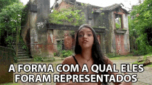 a woman stands in front of an old building with the words " a forma com a qual eles foram representados "