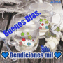 two cups of water with the words buenos dias bendiciones mil written on it