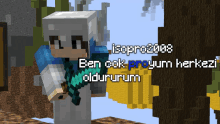 a minecraft character is holding a diamond sword and says " ben çok proyum herkesi oldurum "