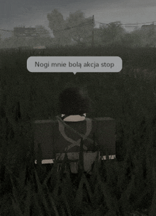 a video game character in a field with a speech bubble that says " nogi mnie bola acja stop "