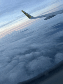 a wing of a plane with the word hondy on the tail