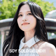 a picture of a girl with the words soy solo de didi