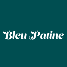 bleu patine is written in white on a dark green background