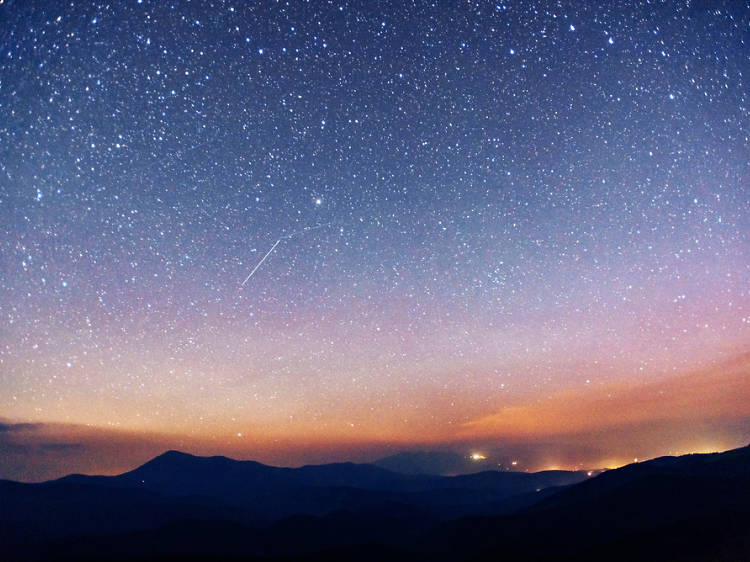 La primera lluvia de estrellas de 2025 se puede ver hoy desde Cataluña