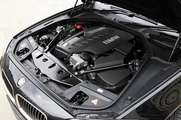 bmw 523i engine