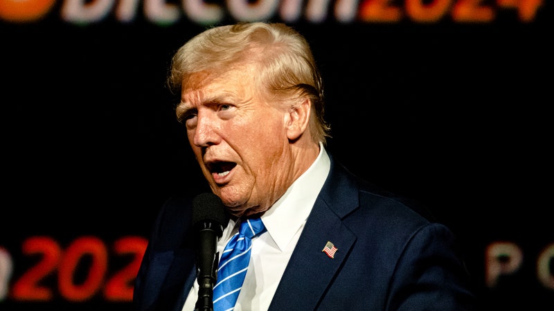 Donald Trump Backs ‘Strategic Bitcoin Stockpile’ in Speech to Crypto Faithful