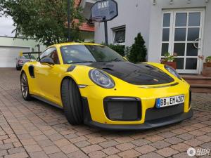 Photo of Porsche 911 GT2 RS 991