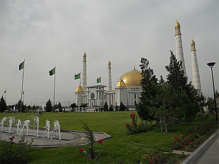 Mosquée aux environs de Ashgabat