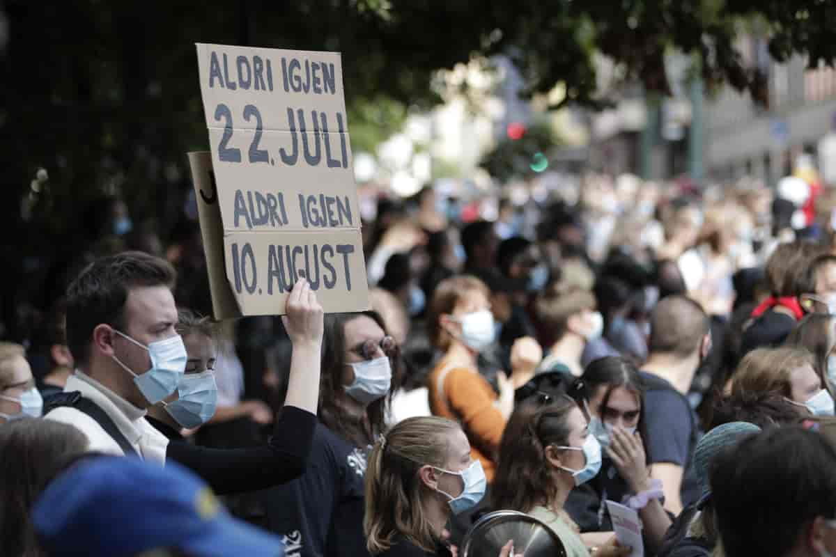 Motdemonstranter på SIAN-demonstrasjon