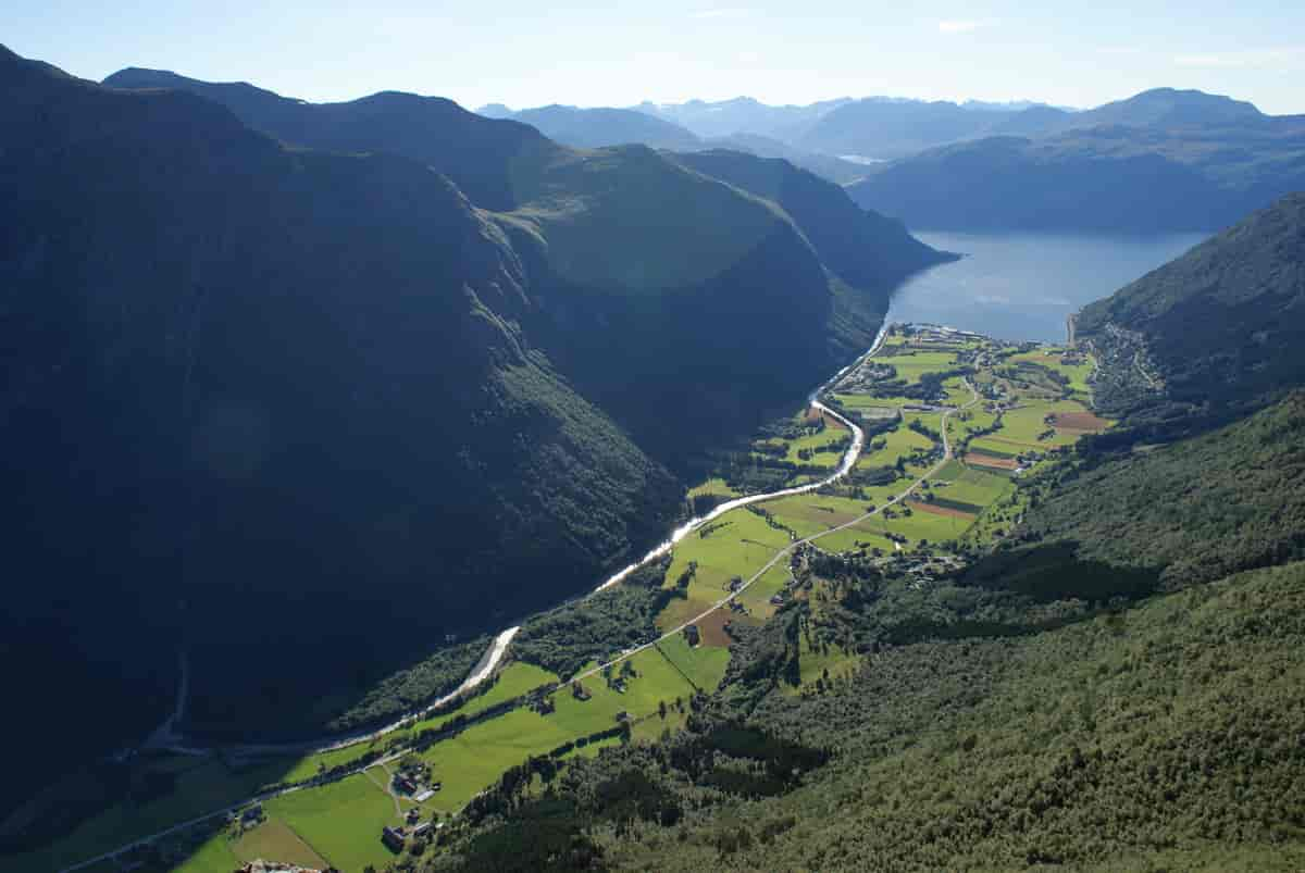 Stordal sett frå Storheimshornet