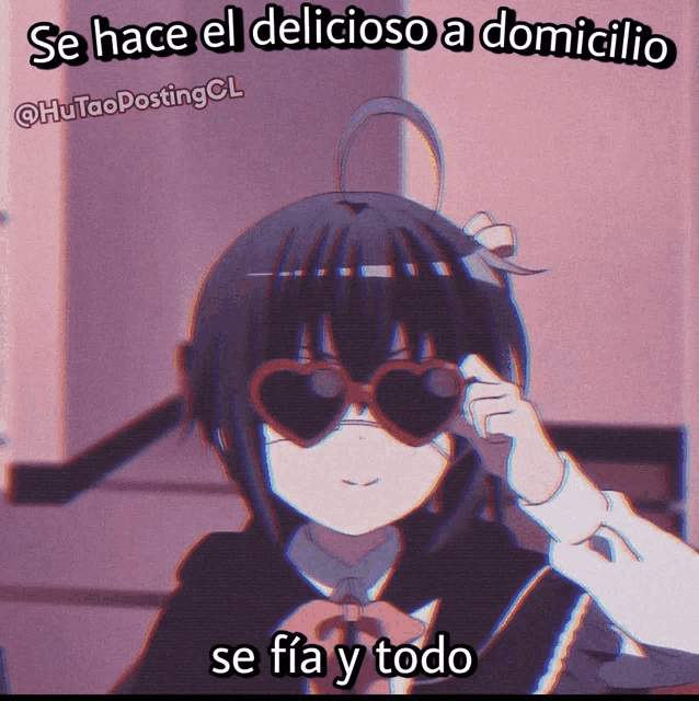 a picture of a girl wearing heart shaped glasses with the caption se hace el delicioso a domicilio