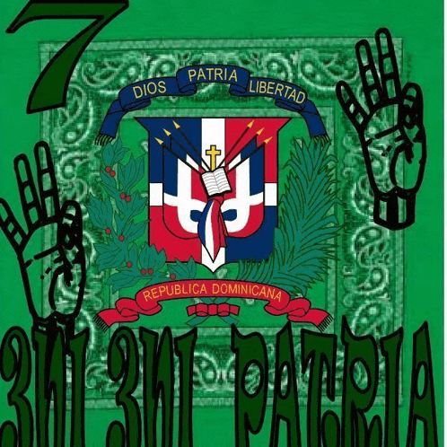 a green bandana with a coat of arms and the words republica dominicana on it