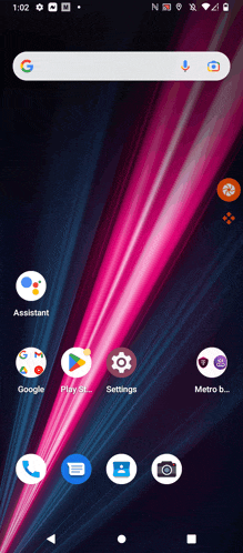 the home screen of a cell phone shows the google search bar