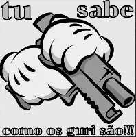 a pair of mickey mouse gloves holding a gun with the words tu sabe como os guri sao