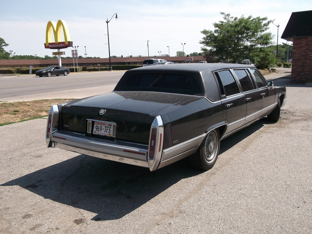 Cadillac Fleetwood Limo #7