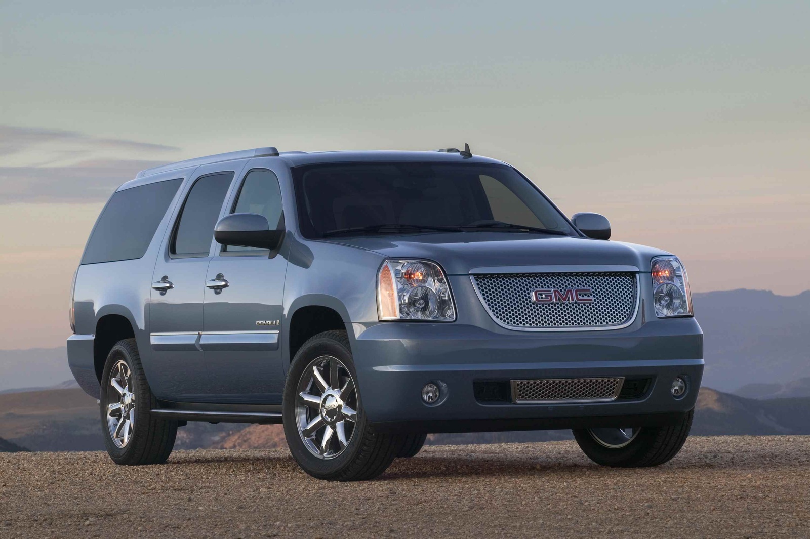 GMC Yukon Denali #50