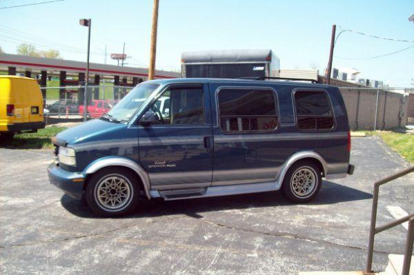 1999 GMC Safari Cargo