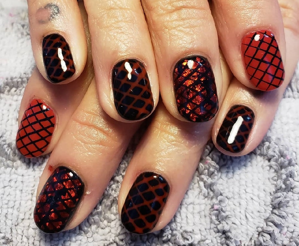 fishnet nails