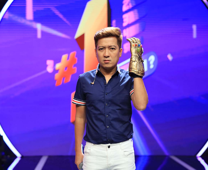  the show "Who's Number One?" Under the charming leadership of MC Truong Giang