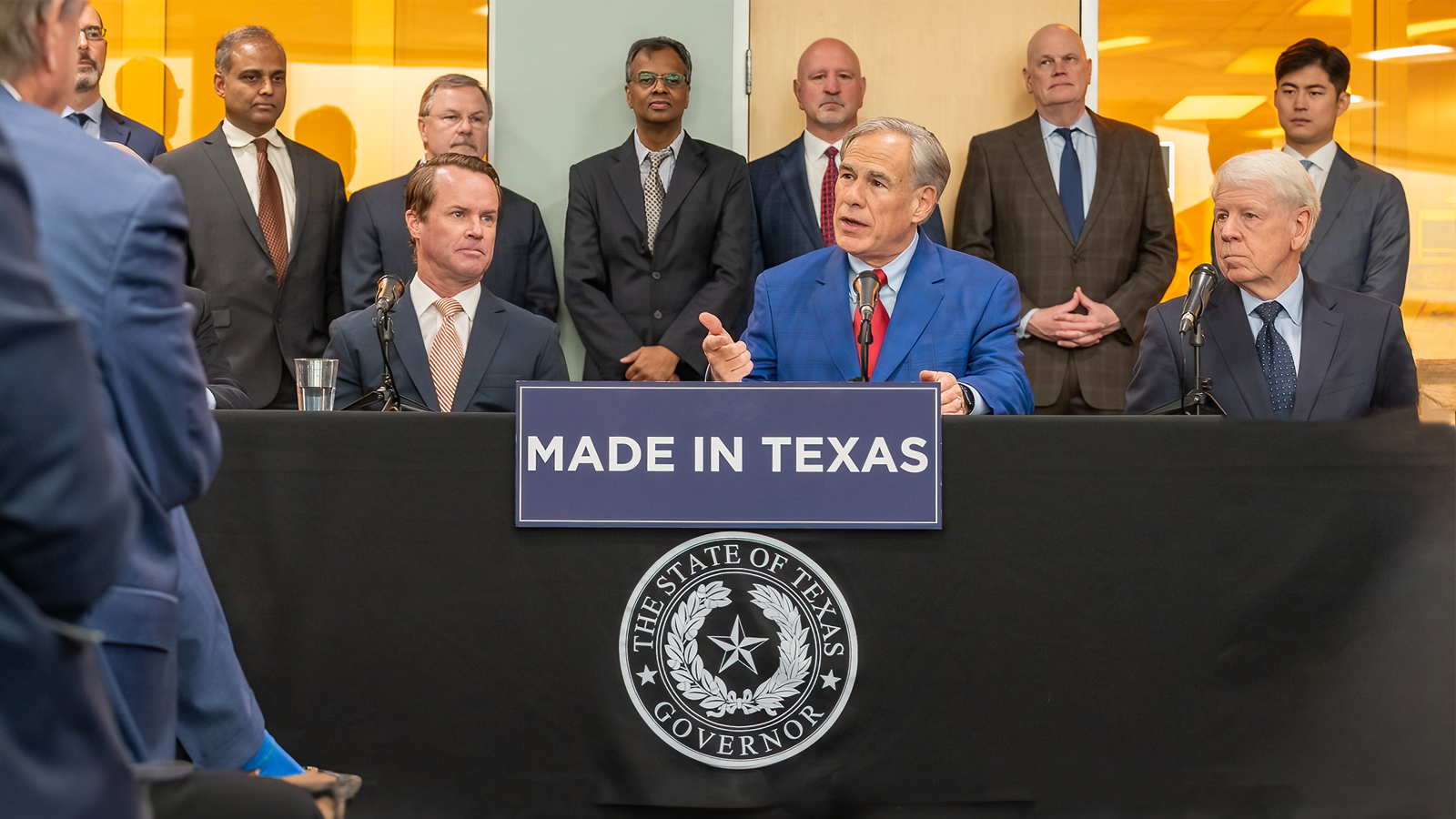 Texas Governor Greg Abbott Visits UT Dallas for Major Semiconductor Innovation Announcement