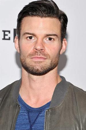 Daniel Gillies