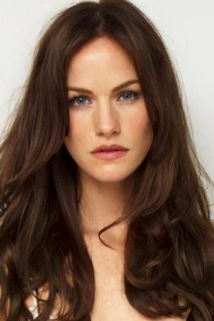 Kelly Overton