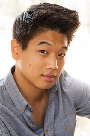 Ki Hong Lee