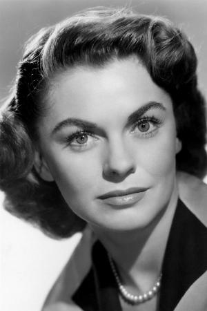 Joanne Dru