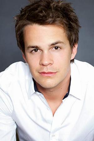 Johnny Simmons