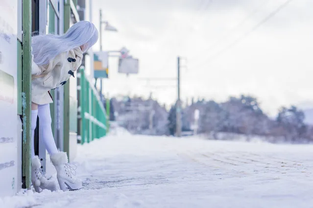 “Can't wait”. Location: Inao Station (JR Oito-Line). (AZURE)