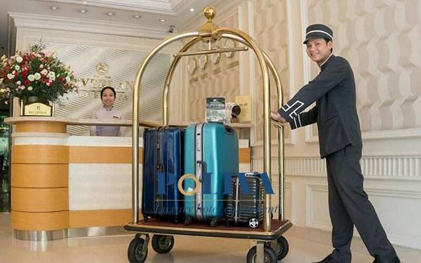 Bellman là gì? Công việc của nhân viên hành lý khách sạn