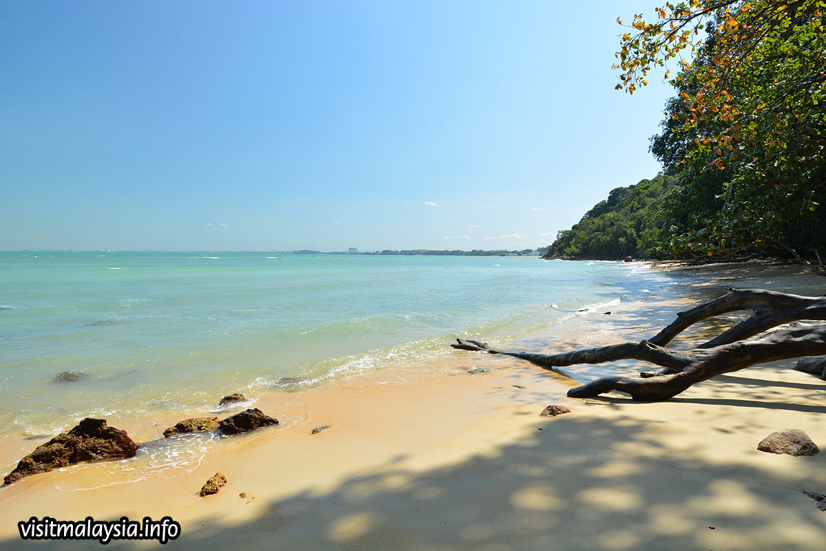 Bukit batu putih ulu tiram