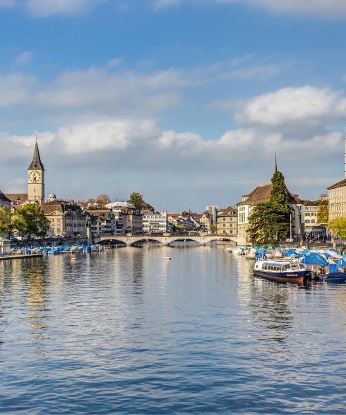 Kaunis näkymä kaupunkiin Zürich