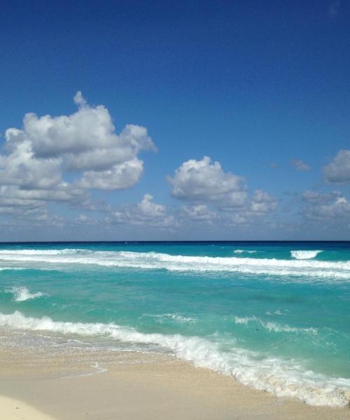 Uma linda vista de: Cancún. Essa cidade é atendida pelo Aeroporto Internacional de Cancún