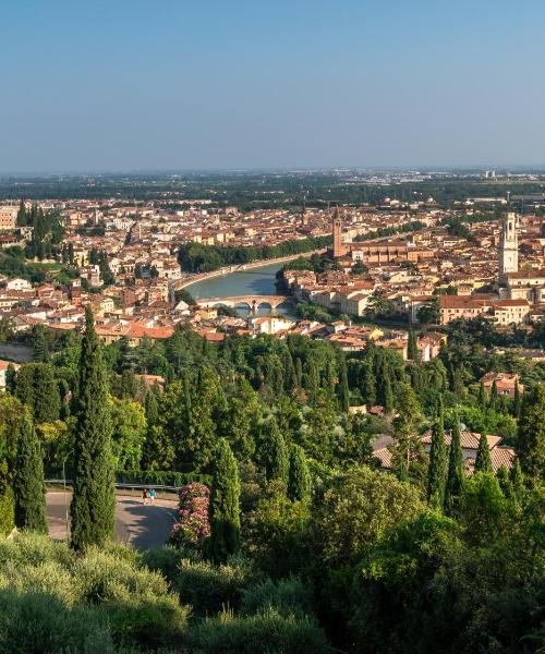 Gražus vietovės Verona vaizdas, netoliese įsikūręs Veronos oro uostas