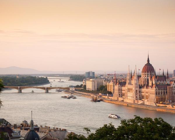 Krásny pohľad na mesto Budapešť