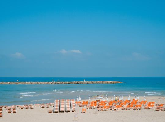 Roxon Sea Sand Bat Yam, hotel i Bat Yam