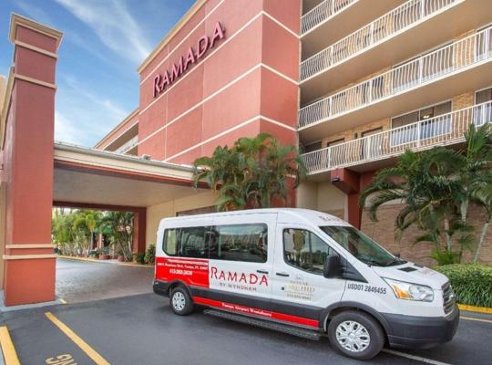 Ramada by Wyndham Tampa Westshore Airport South, hótel í Tampa