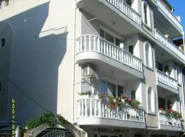 Hotel Pasians, hotel di Pomorie