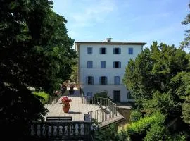 Villa Montarioso, hotel u gradu Sijena