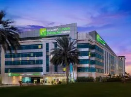 Holiday Inn Express Dubai Airport, an IHG Hotel, hotel v Dubaji