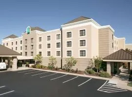 Embassy Suites Cleveland - Beachwood, hotel u gradu Bičvud